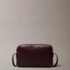 Bolso para cámara con logotipo en todo el diseño