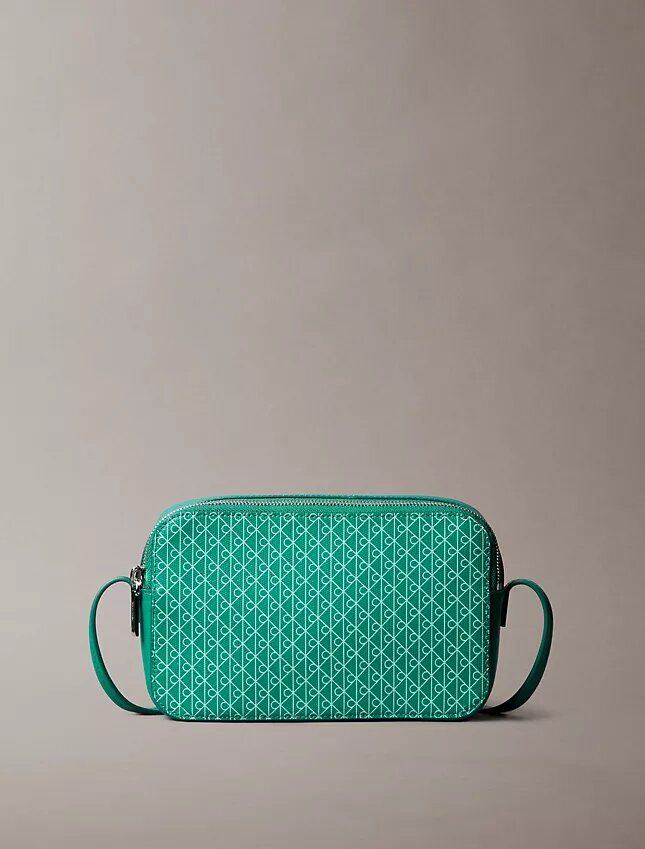 Bolso para cámara con logotipo en todo el diseño Bolso para cámara con logotipo en todo el diseño