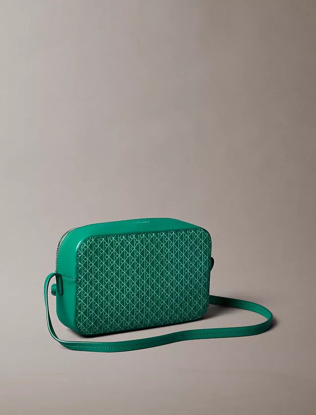 Bolso para cámara con logotipo en todo el diseño Bolso para cámara con logotipo en todo el diseño
