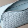 Bolso para cámara con logotipo en todo el diseño