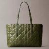Bolso pequeño acolchado con logotipo Bolso pequeño acolchado con logotipo