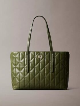 Bolso pequeño acolchado con logotipo Bolso pequeño acolchado con logotipo