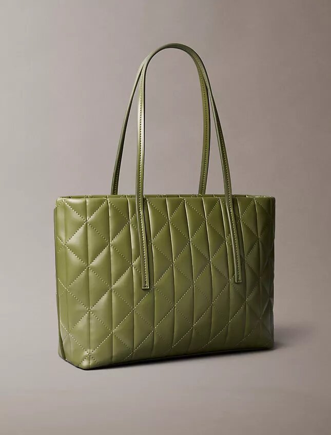 Bolso pequeño acolchado con logotipo Bolso pequeño acolchado con logotipo