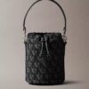 Bolso tipo cubo con monogram integral Bolso tipo cubo con monogram integral