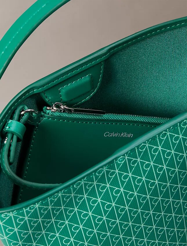 Bolso tipo cubo pequeño con estampado de logotipo en todo el diseño y bolsillo Bolso tipo cubo pequeño con estampado de logotipo en todo el diseño y bolsillo
