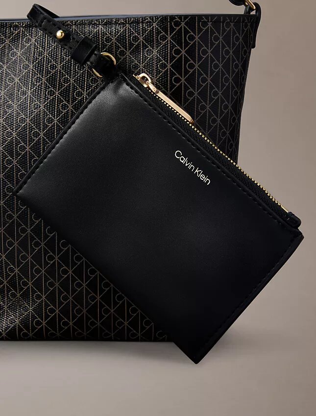 Bolso tipo cubo pequeño con estampado de logotipo en todo el diseño y bolsillo Bolso tipo cubo pequeño con estampado de logotipo en todo el diseño y bolsillo