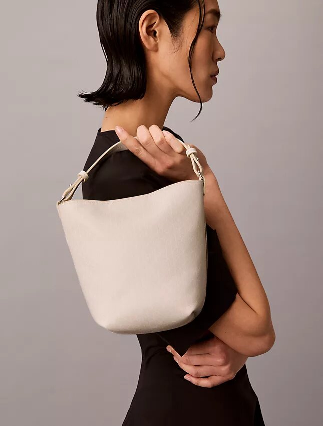 Bolso tipo cubo pequeño con estampado de logotipo en todo el diseño y bolsillo Bolso tipo cubo pequeño con estampado de logotipo en todo el diseño y bolsillo