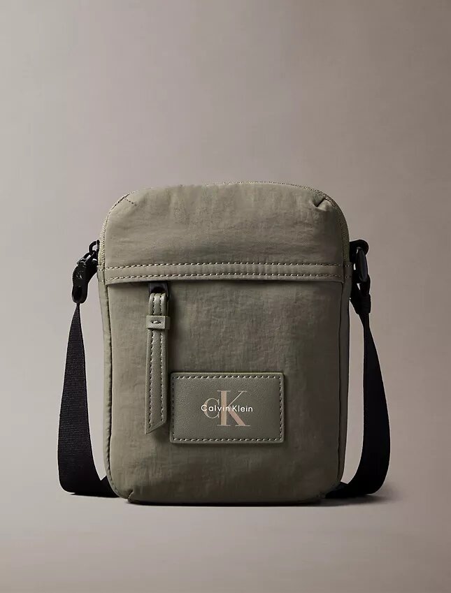 Bolso tipo reporter de nailon Bolso tipo reporter de nailon