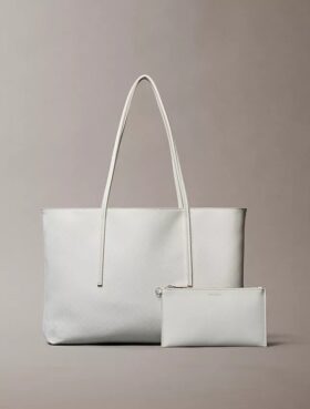 Bolso tote con el logotipo del emblema en toda la superficie y bolsillo