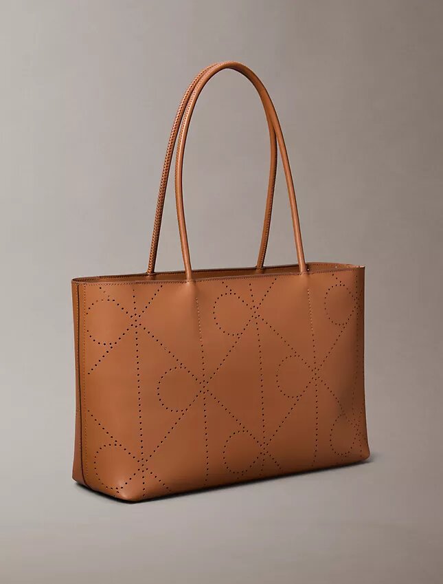 Bolso tote con logotipo perforado Bolso tote con logotipo perforado