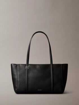 Bolso tote con textura de guijarros y logotipo Bolso tote con textura de guijarros y logotipo