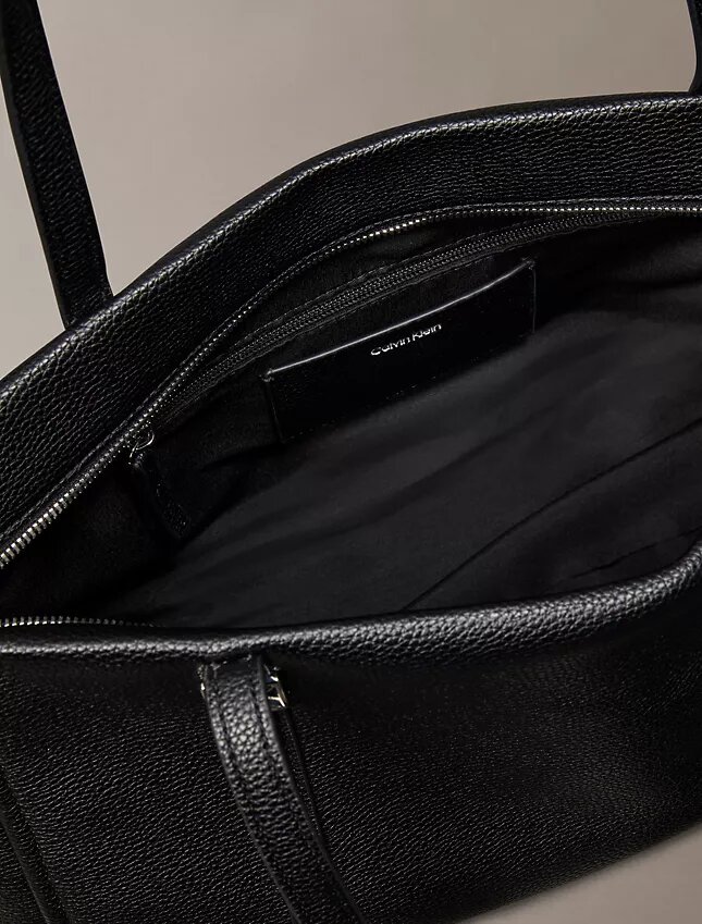 Bolso tote con textura de guijarros y logotipo Bolso tote con textura de guijarros y logotipo