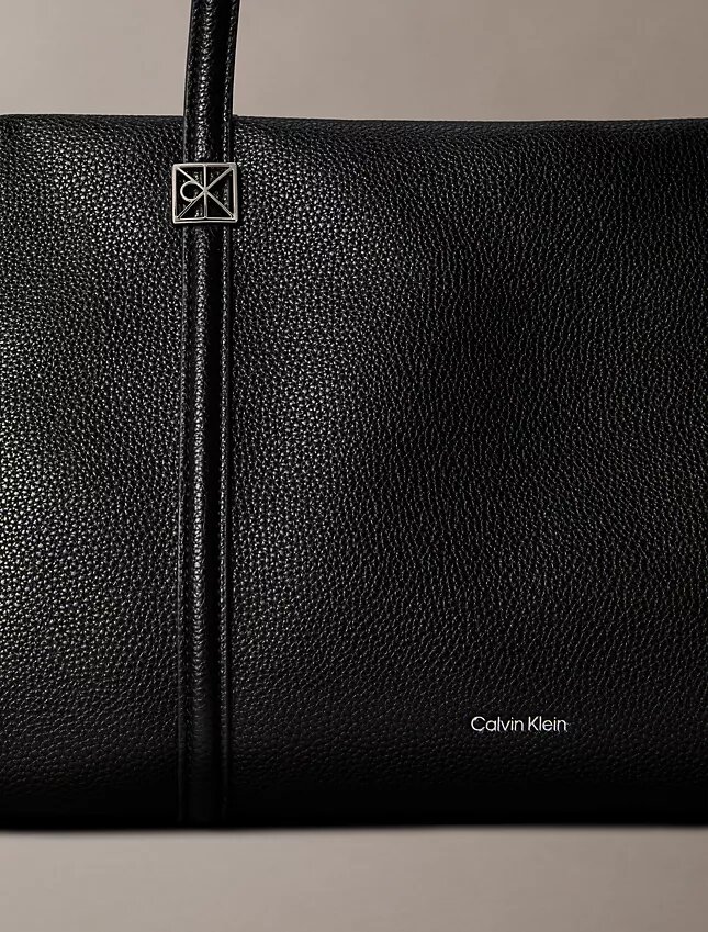 Bolso tote con textura de guijarros y logotipo Bolso tote con textura de guijarros y logotipo