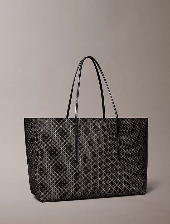 Bolso tote grande con logotipo en todo el diseño y bolsillo Bolso tote grande con logotipo en todo el diseño y bolsillo