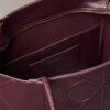 Bolso tote pequeño con logotipo en relieve Bolso tote pequeño con logotipo en relieve