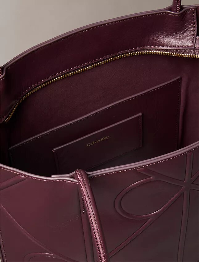 Bolso tote pequeño con logotipo en relieve Bolso tote pequeño con logotipo en relieve