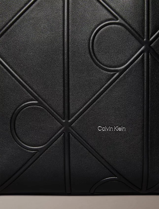 Bolso tote pequeño con logotipo en relieve Bolso tote pequeño con logotipo en relieve