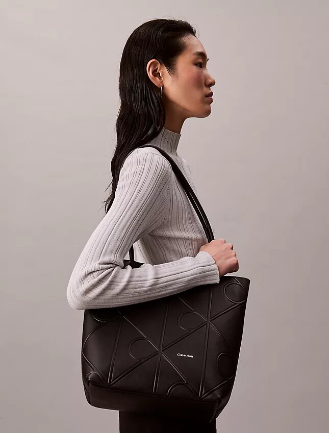 Bolso tote pequeño con logotipo en relieve Bolso tote pequeño con logotipo en relieve