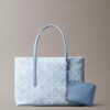 Bolso tote pequeño de Denim con el logotipo del emblema por toda la superficie Bolso tote pequeño de Denim con el logotipo del emblema por toda la superficie