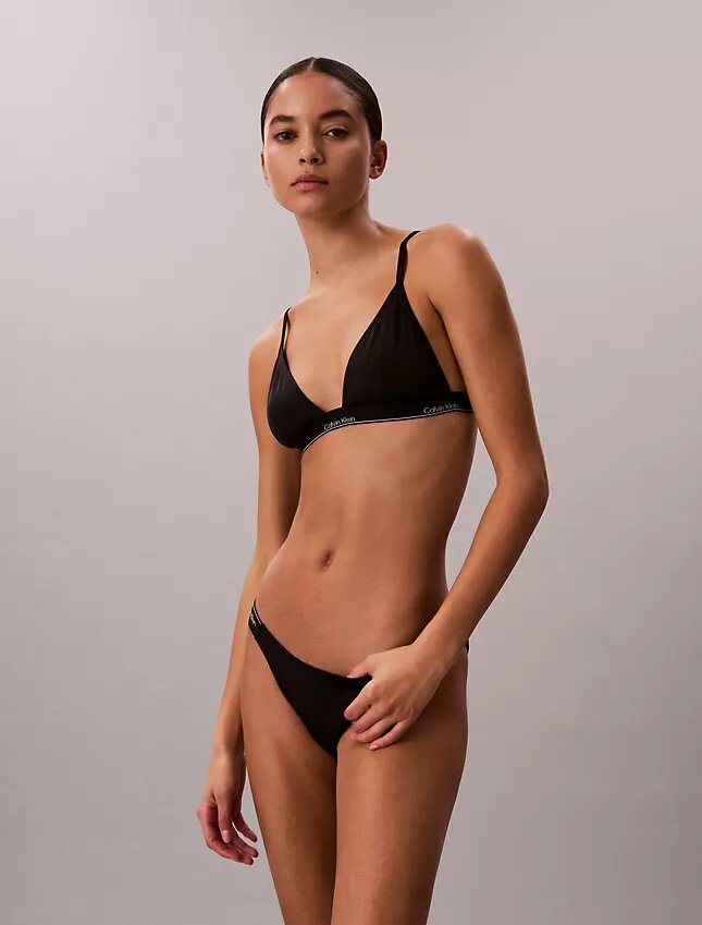 Bralette de baño con triángulo icónico de CK Bralette de baño con triángulo icónico de CK