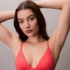 Bralette de baño con triángulo icónico de CK Bralette de baño con triángulo icónico de CK
