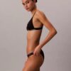 Bralette de baño con triángulo icónico de CK Bralette de baño con triángulo icónico de CK