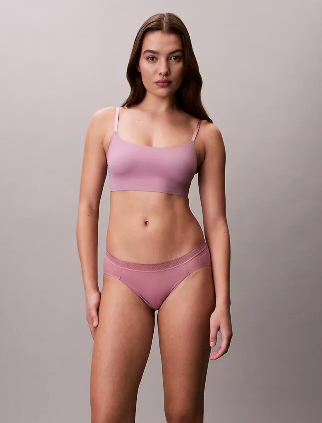 Bralette sin aros y ligeramente forrado de Invisibles Bralette sin aros y ligeramente forrado de Invisibles