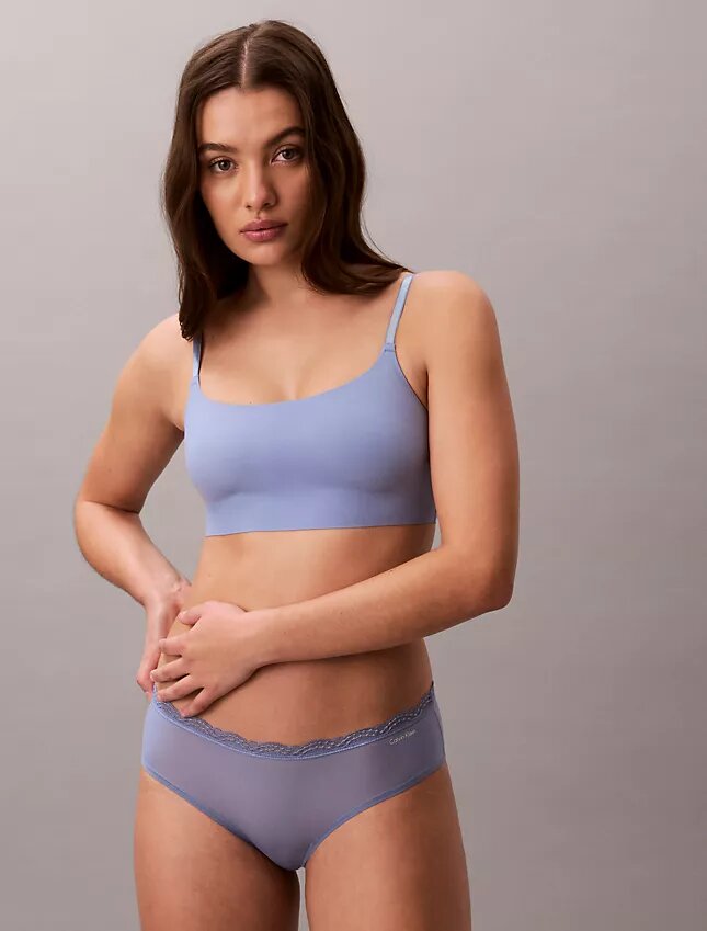 Bralette sin aros y ligeramente forrado de Invisibles Bralette sin aros y ligeramente forrado de Invisibles