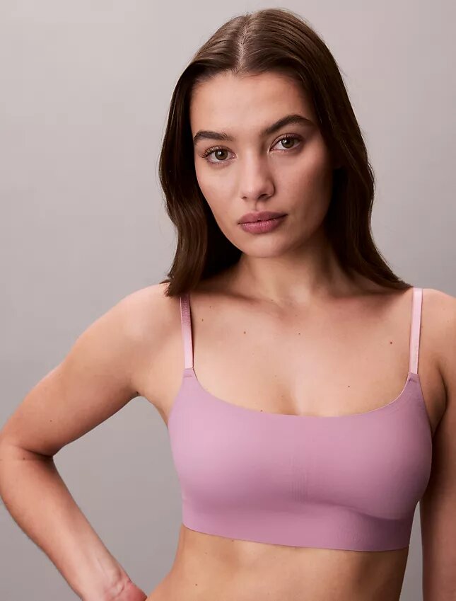 Bralette sin aros y ligeramente forrado de Invisibles Bralette sin aros y ligeramente forrado de Invisibles