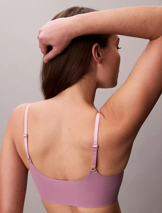 Bralette sin aros y ligeramente forrado de Invisibles Bralette sin aros y ligeramente forrado de Invisibles