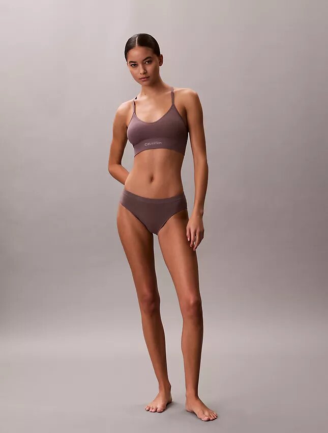 Bralette sin costuras de Microfiber acanalada con forro ligero Bralette sin costuras de Microfiber acanalada con forro ligero