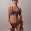 Bralette sin costuras de Microfiber acanalada con forro ligero Bralette sin costuras de Microfiber acanalada con forro ligero