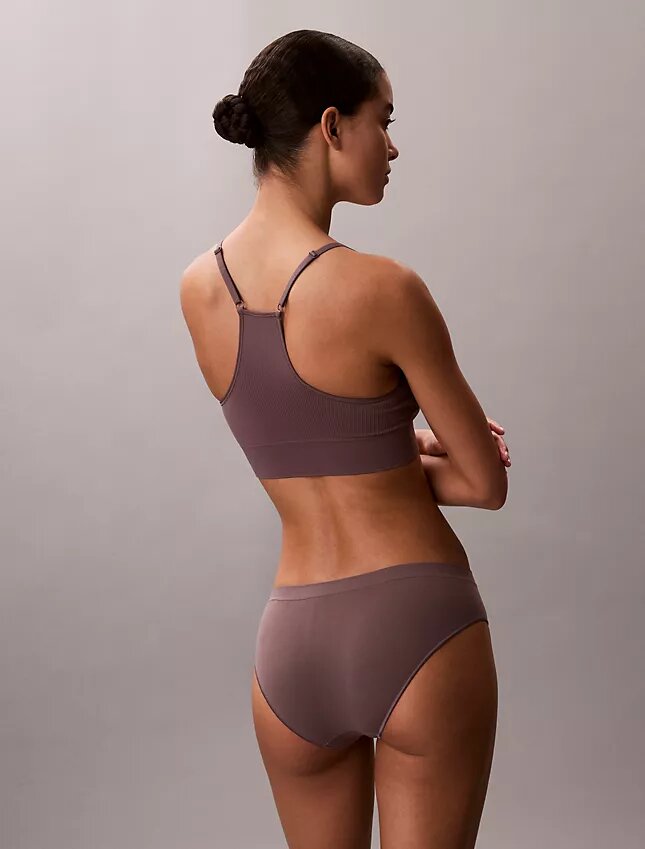 Bralette sin costuras de Microfiber acanalada con forro ligero Bralette sin costuras de Microfiber acanalada con forro ligero