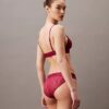 Bralette triangular con forro ligero y encaje moderno Bralette triangular con forro ligero y encaje moderno