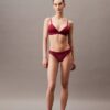 Bralette triangular con forro ligero y encaje moderno Bralette triangular con forro ligero y encaje moderno
