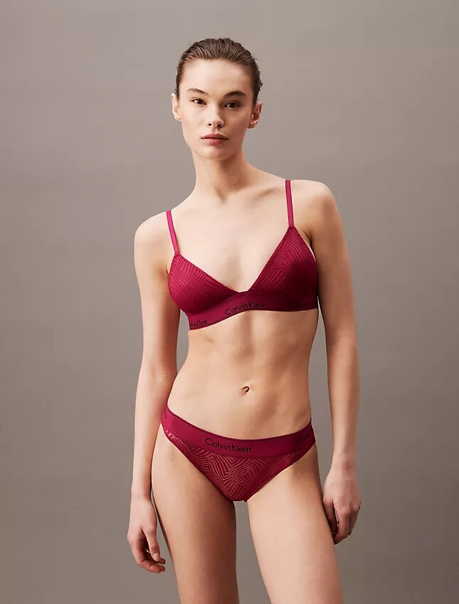 Bralette triangular con forro ligero y encaje moderno Bralette triangular con forro ligero y encaje moderno