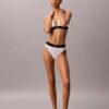 Bralette triangular elástica de Microfiber con Monogram gráfico y forro ligero Bralette triangular elástica de Microfiber con Monogram gráfico y forro ligero