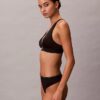 Bralette triangular elástica de Microfiber con Monogram gráfico y forro ligero Bralette triangular elástica de Microfiber con Monogram gráfico y forro ligero