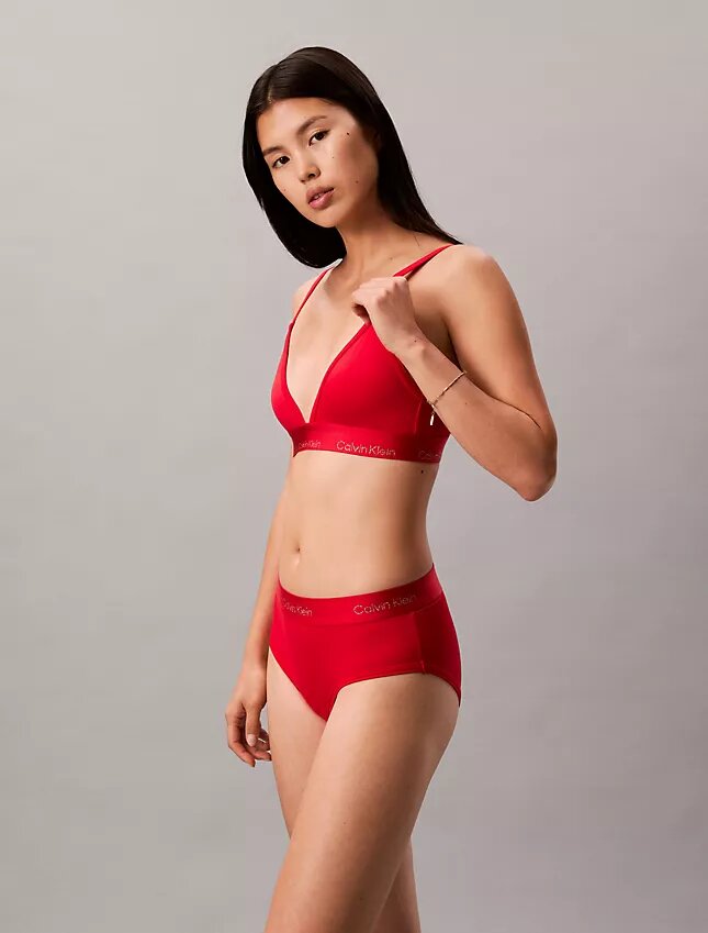 Bralette triangular ligeramente forrado para el Año Nuevo Lunar Bralette triangular ligeramente forrado para el Año Nuevo Lunar