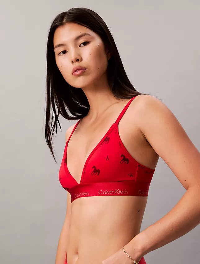 Bralette triangular ligeramente forrado para el Año Nuevo Lunar Bralette triangular ligeramente forrado para el Año Nuevo Lunar
