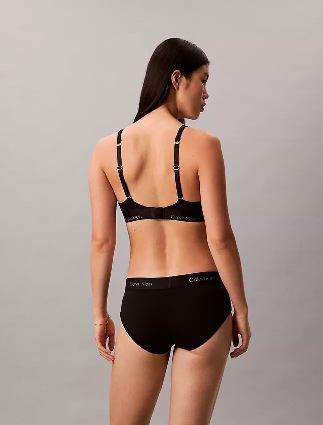 Bralette triangular ligeramente forrado para el Año Nuevo Lunar Bralette triangular ligeramente forrado para el Año Nuevo Lunar