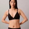 Bralette triangular ligeramente forrado para el Año Nuevo Lunar Bralette triangular ligeramente forrado para el Año Nuevo Lunar