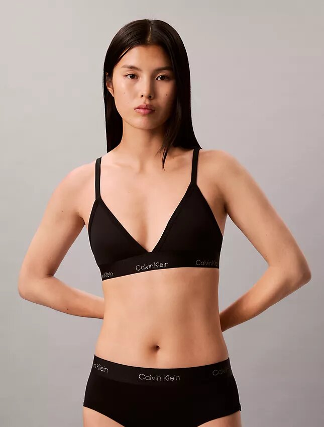 Bralette triangular ligeramente forrado para el Año Nuevo Lunar Bralette triangular ligeramente forrado para el Año Nuevo Lunar