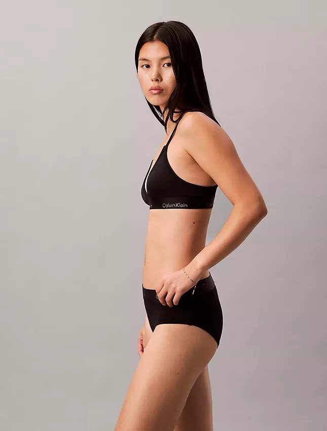 Bralette triangular ligeramente forrado para el Año Nuevo Lunar Bralette triangular ligeramente forrado para el Año Nuevo Lunar