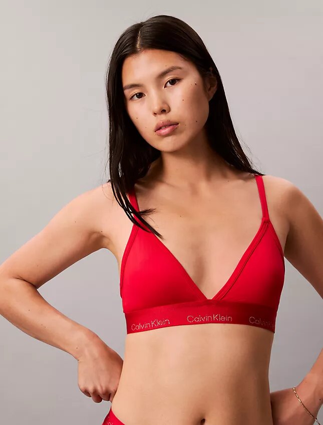 Bralette triangular ligeramente forrado para el Año Nuevo Lunar Bralette triangular ligeramente forrado para el Año Nuevo Lunar
