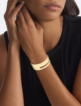 Brazalete escultural con bisagra Brazalete escultural con bisagra