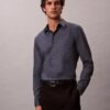 Camisa ajustada con botones y estampado jacquard geométrico Camisa ajustada con botones y estampado jacquard geométrico