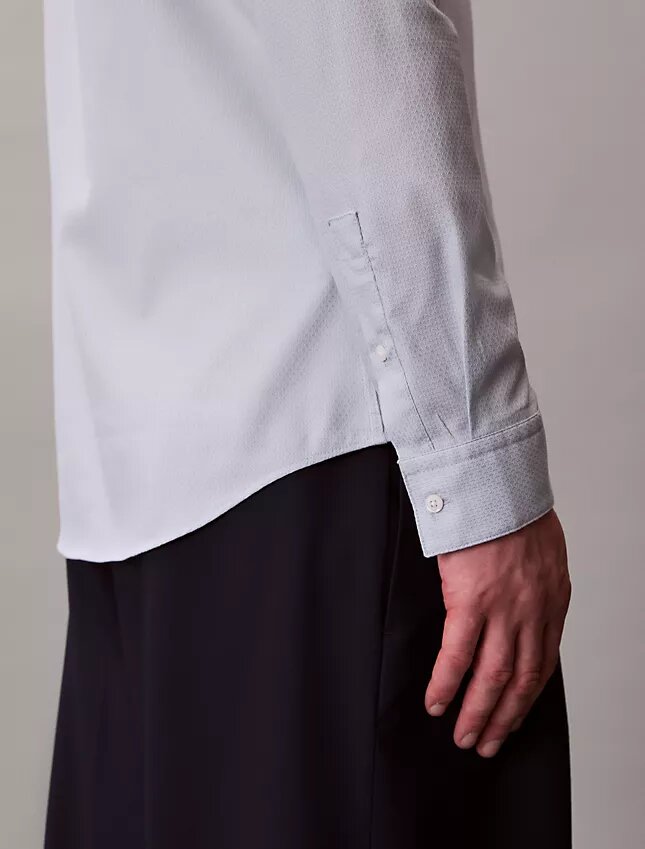 Camisa ajustada con botones y estampado jacquard geométrico Camisa ajustada con botones y estampado jacquard geométrico