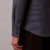 Camisa ajustada con botones y estampado jacquard geométrico Camisa ajustada con botones y estampado jacquard geométrico