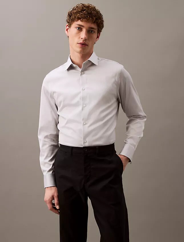 Camisa ajustada con botones y tejido elástico Camisa ajustada con botones y tejido elástico